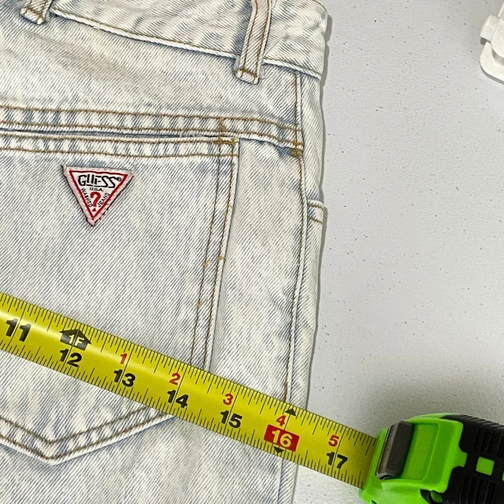 VTG Guess Distressed Knee Length Light Blue Denim Shorts Size 27 Streetwear USA